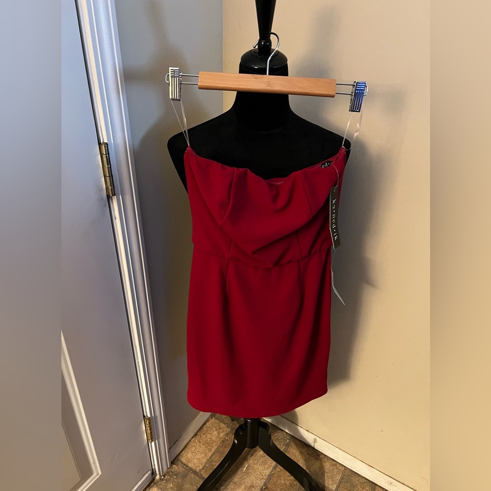 Burgundy strapless NWT dress size size small -juniors brand